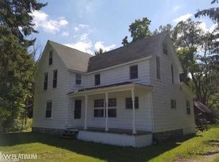 441 W Barnes Lake Rd, Columbiaville, MI 48421