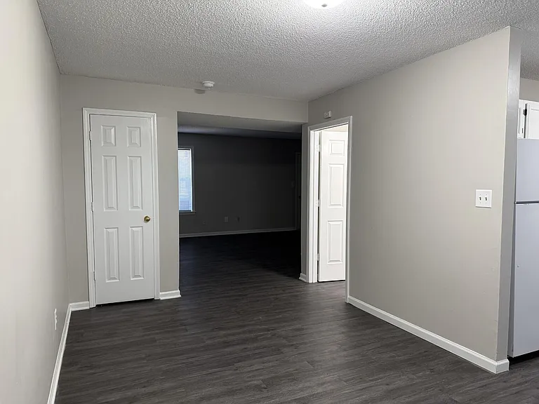 2216 Live Oak Ln — Photo 5