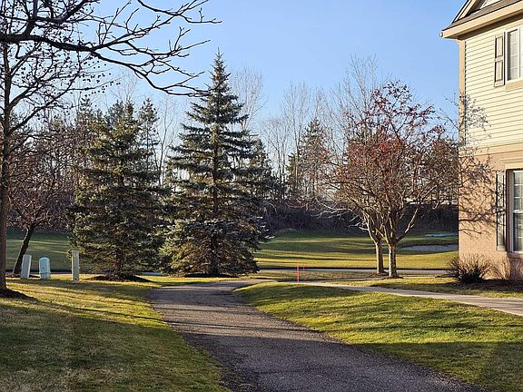 2nd image of 2048 Pinecroft Dr