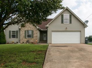 1083 Gunpoint Dr, Clarksville, TN 37042