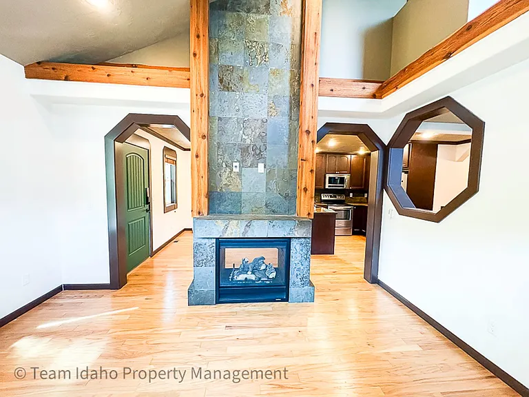 1374 Bristol Rd — Photo 4