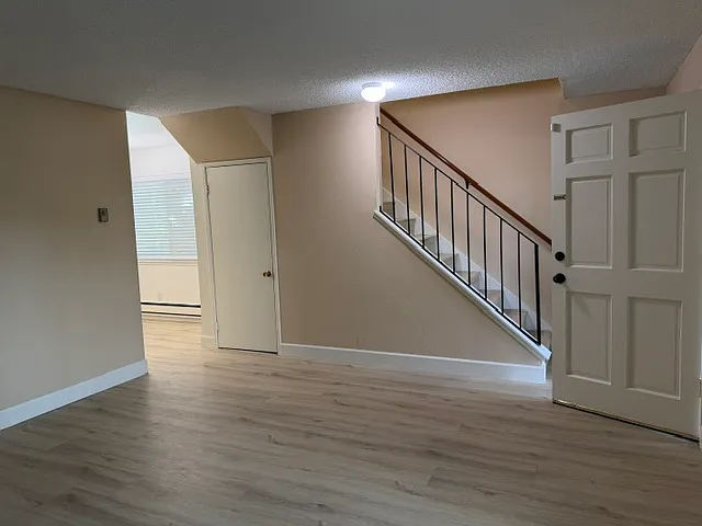 2 bed, 1.5 bath, 1000 sqft, $3,700 — Photo 4