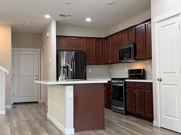 4th image of 2282 S Podere Dr