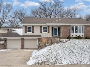 2008 Center St, West Des Moines, IA 50265