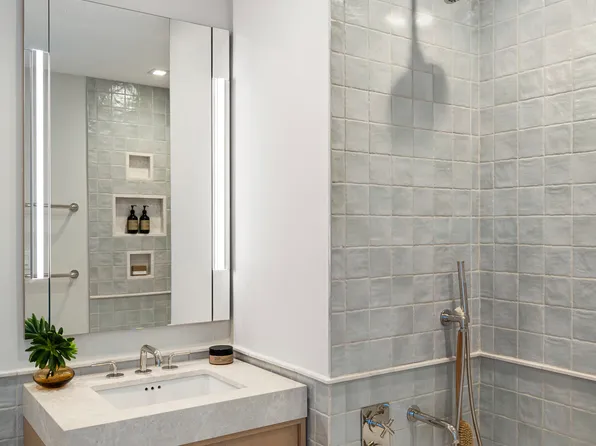 222 East Broadway 7A image 3 of 3