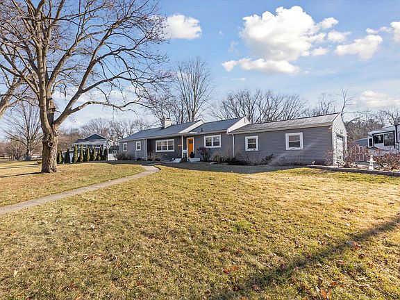 2nd image of 209 Lincoln Hill Dr