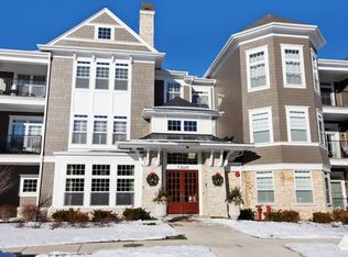 7 E Kennedy Ln APT 103, Hinsdale, IL