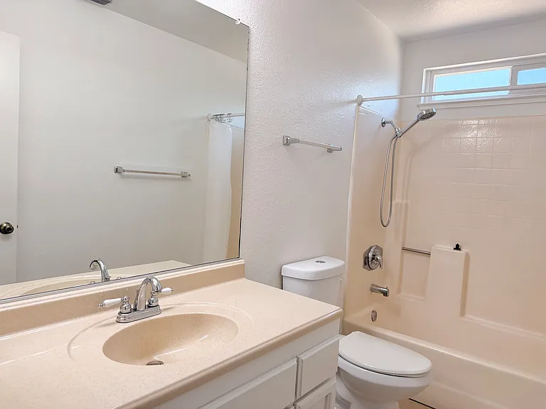 950 Spyglass Ct — Photo 4