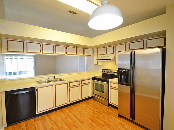 3rd image of 4716 S Dawnmeadow Ct