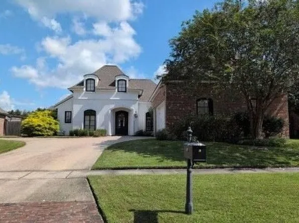14328 Lake Path Dr, Prairieville, LA 70769
