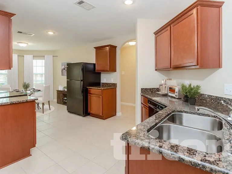 333 Summer Horse Dr — Photo 5