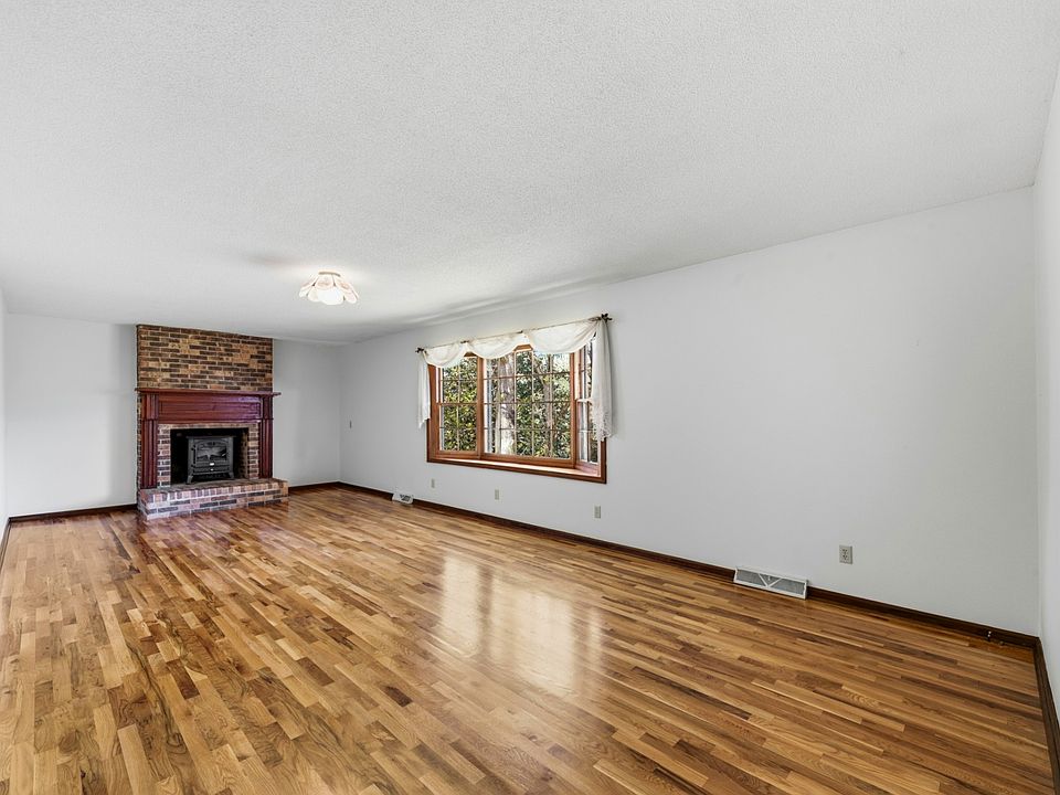 10th image of 8039 Campbellsville Rd