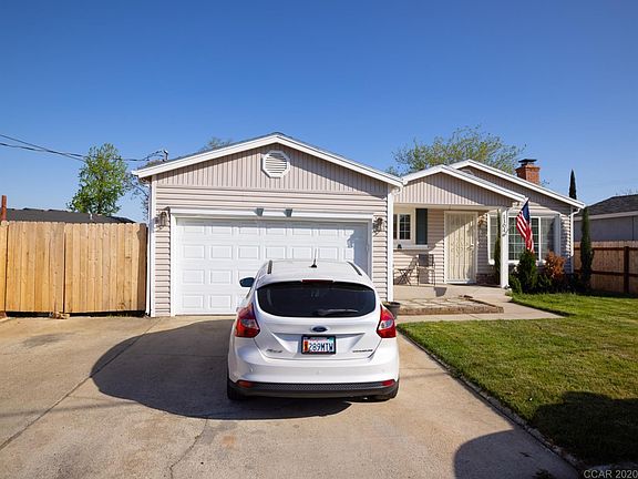 3rd image of 1304 Oak Pl #26
