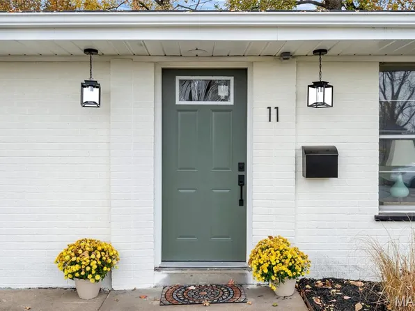 11 Hazelwood Ln, Hazelwood, MO 63042