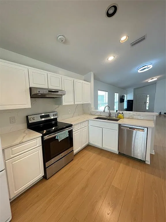 3 bed, 2.0 bath, 1284 sqft, $2,300 — Photo 4