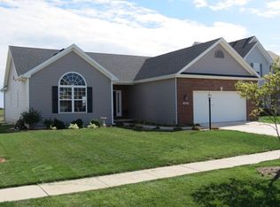 405 Preston St, Savoy, IL 61874