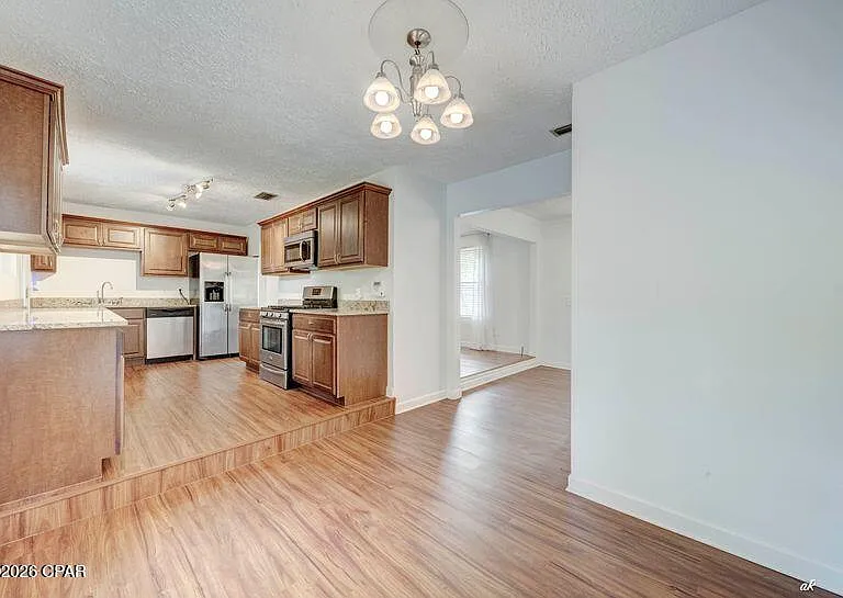 108 N Marie Dr — Photo 13