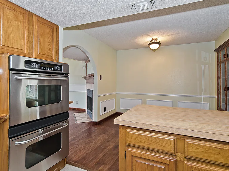 6014 Parkmeadow Dr — Photo 10