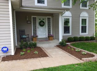 136 Tara Ridge Ct, Ballwin, MO 63021