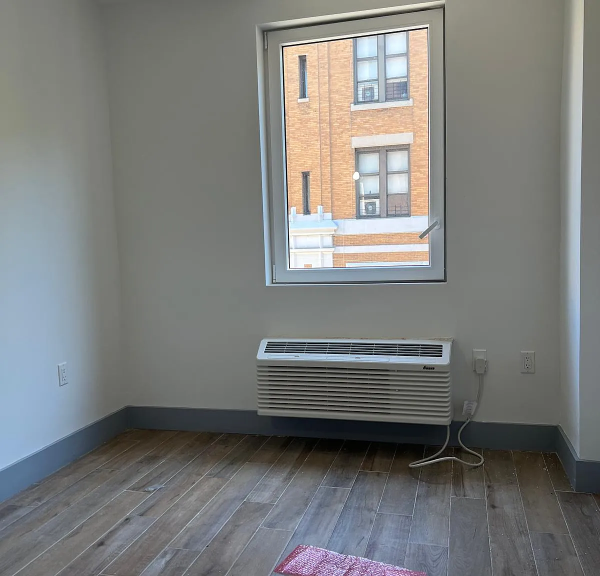 2 bed, 800 sqft, $3,058 — Photo 3