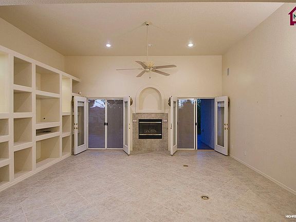 4th image of 1915 Palm Canyon Dr