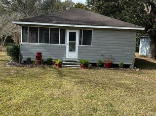 7101 Barnes Rd, Moss Point, MS 39563