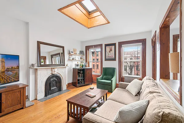 Rented by Ivey North LLC | media 8