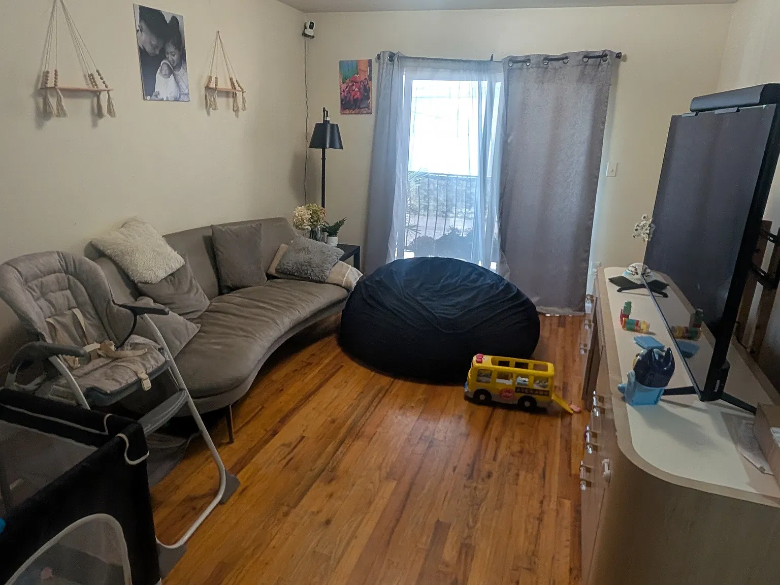 5 bed, 2000 sqft, $3,400 — Photo 3