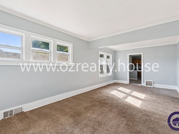 4th image of 1951 Loxley Rd