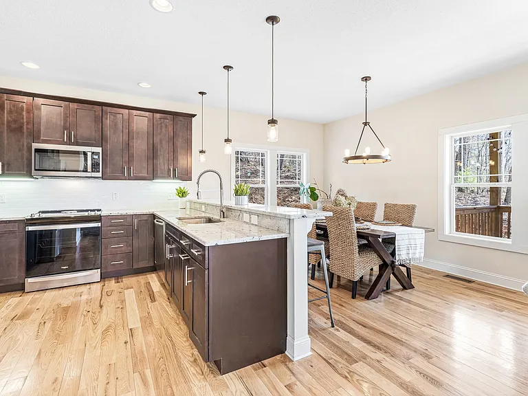 149 Kirkwood Dr — Photo 10