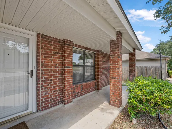 9711 Diamond Cliff Dr, Helotes, TX 78023