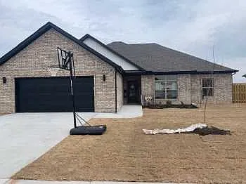 1036 Laux Ln