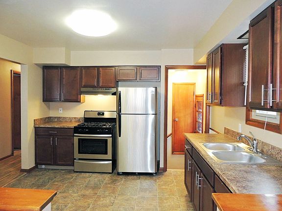 4th image of 160 W Grace St