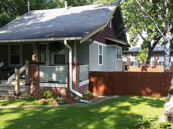 Private yard + Garage!