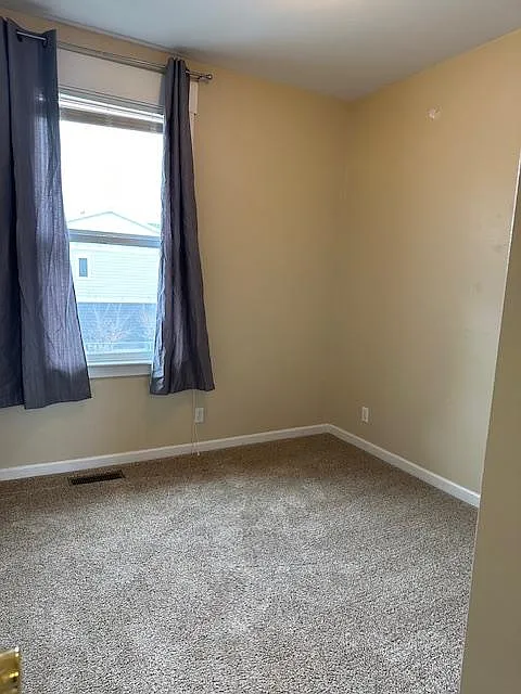 115 W. Hickory - Unit 202 — Photo 4