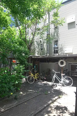 Rented by The Agency | media 25