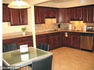 10 Poinsettia Ct, Baltimore, MD 21209