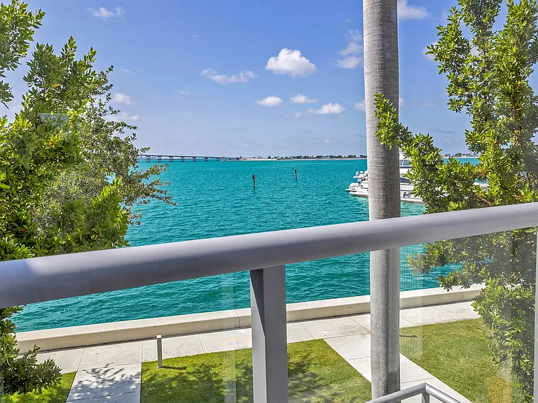 1541 Brickell Ave #105 — Photo 50