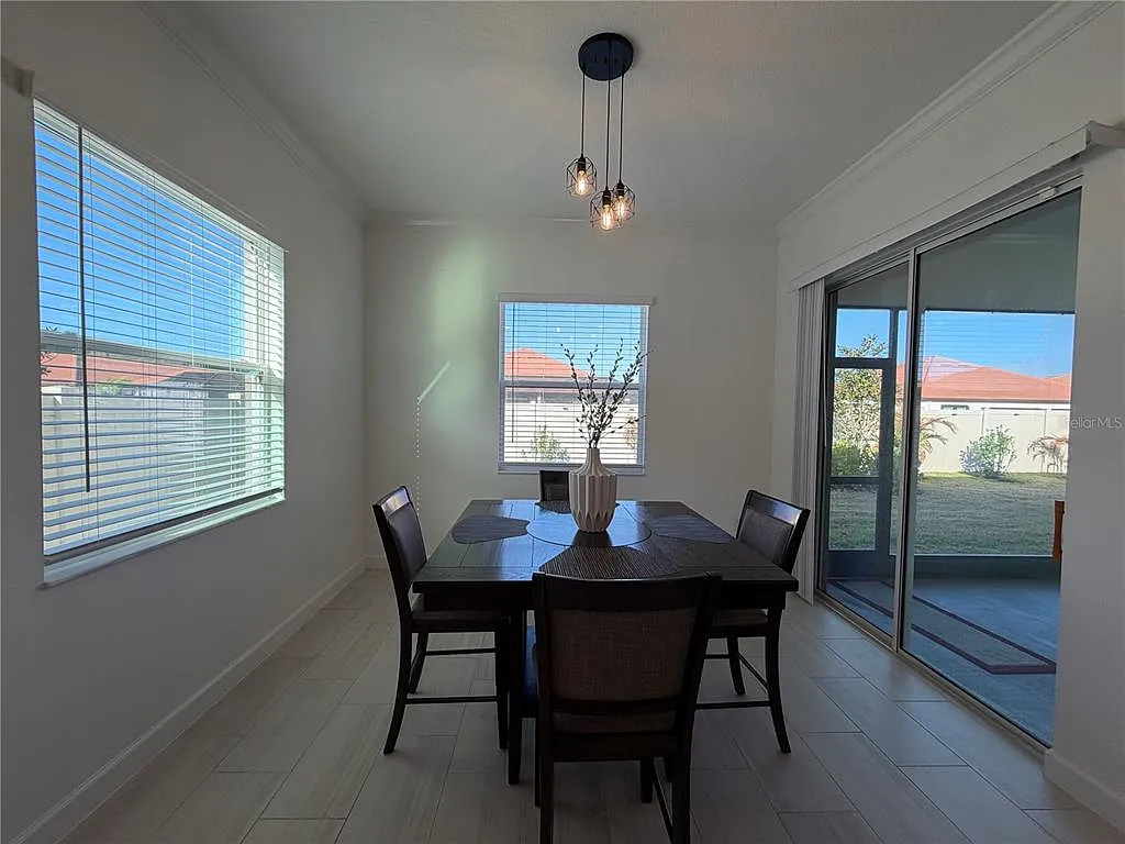 3 bed, 3.5 bath, 2784 sqft, $3,000 — Photo 4