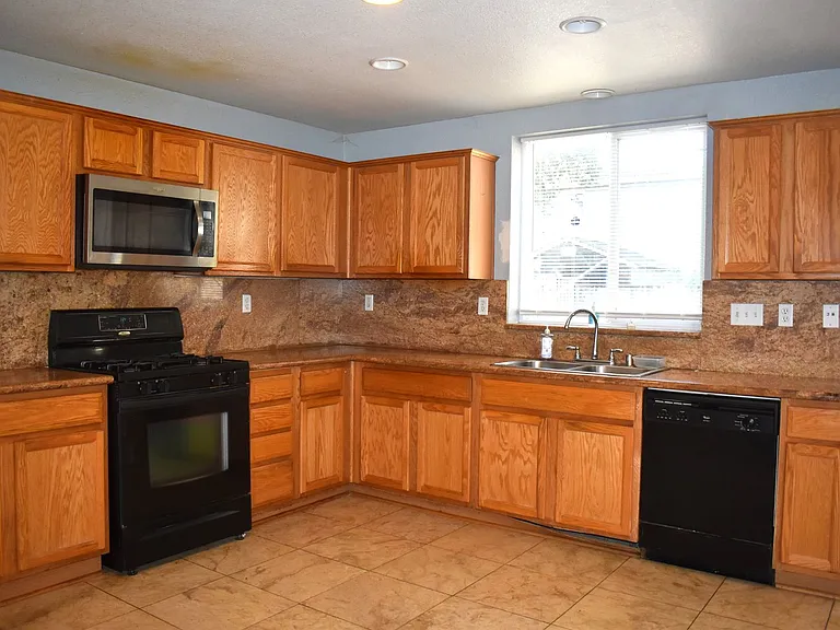 4213 Kirsten Dr — Photo 6
