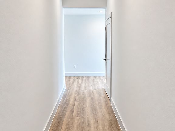 4th image of 131 Church St #303