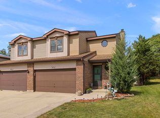 305 Starling Ct APT B, Bloomingdale, IL