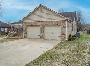 102 Compass Hill Cir, Toney, AL 35773