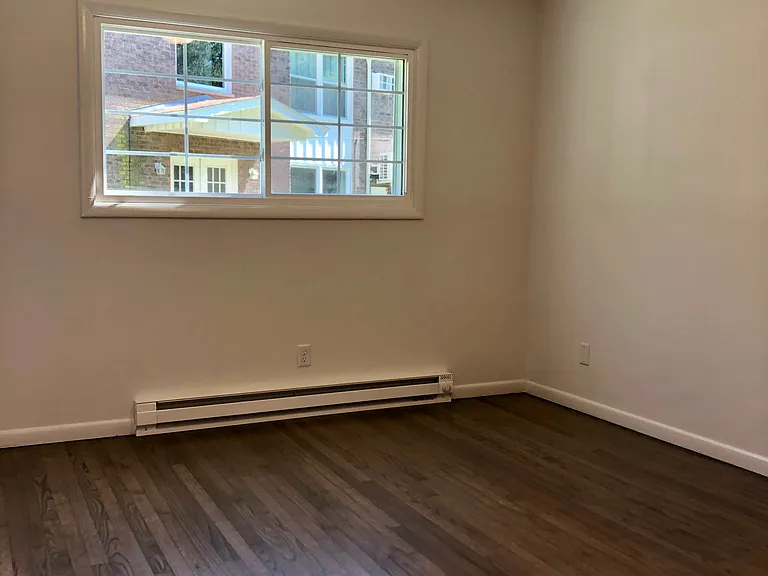 303 Wilshire Dr #2 — Photo 7