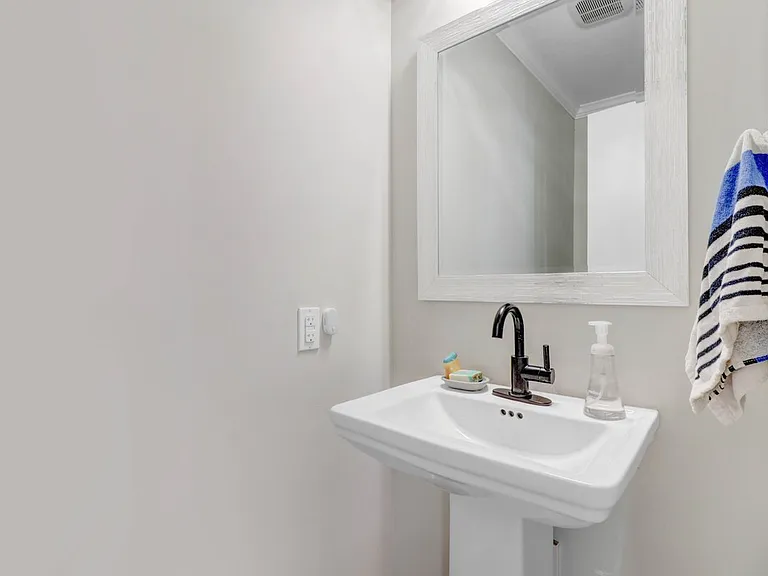 202 Deluca Rd — Photo 25