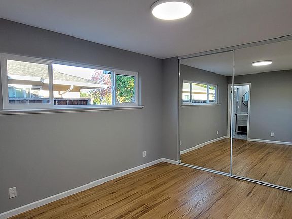 3rd image of 1023 Quicksilver Dr