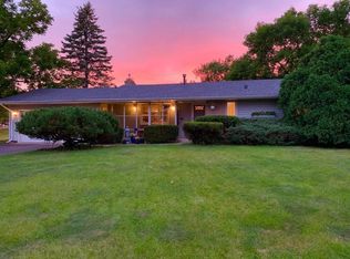 2542 Flag Ave S, Saint Louis Park, MN 55426