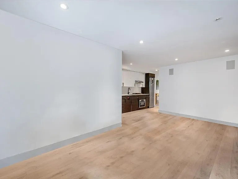 68 N 8th St #2F — Photo 5