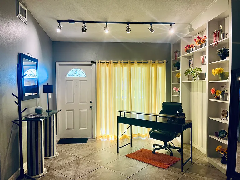 610 Ventura Ave — Photo 18