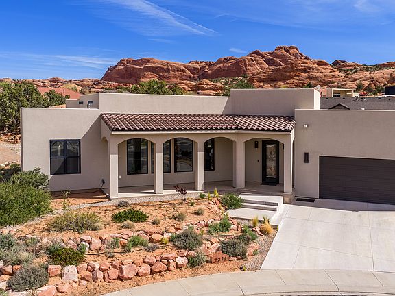 2nd image of 2211 Camino Del Carnero